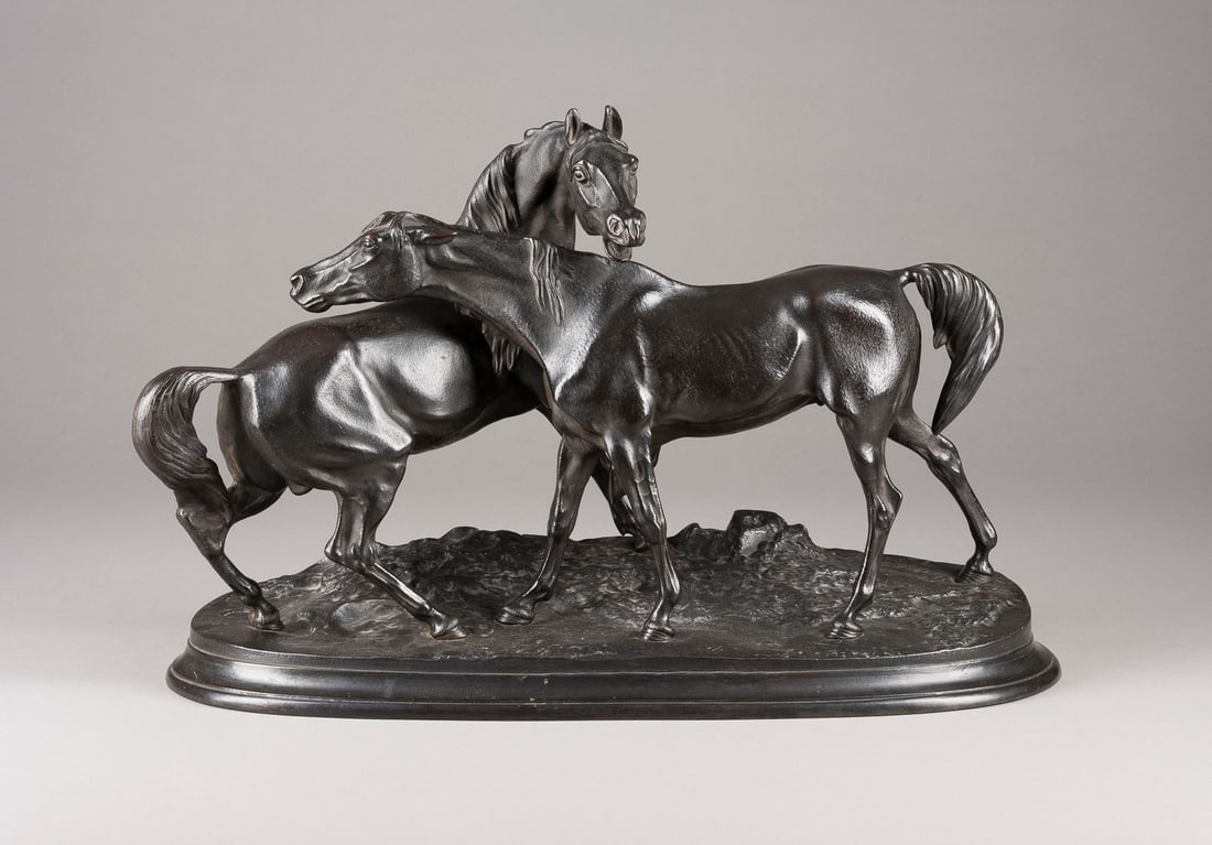 PIERRE-JULES MÈNE | 'L'ACCOLADE' (ZWEI PFERDE): PIERRE-JULES MÈNE 1810 Paris - 1879 ebenda (Nachfolger) 'L'ACCOLADE' (ZWEI PFERDE) Eisenkunstguss, schwarz patiniert, auf ovalförmiger naturalistischer Plinthe. Ges.-H. 33,5, B. 49, T. 19 cm, Gew.