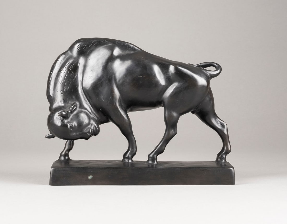UNBEKANNTER BILDPLASTIKER | SCHREITENDER BISON (1 of 2)