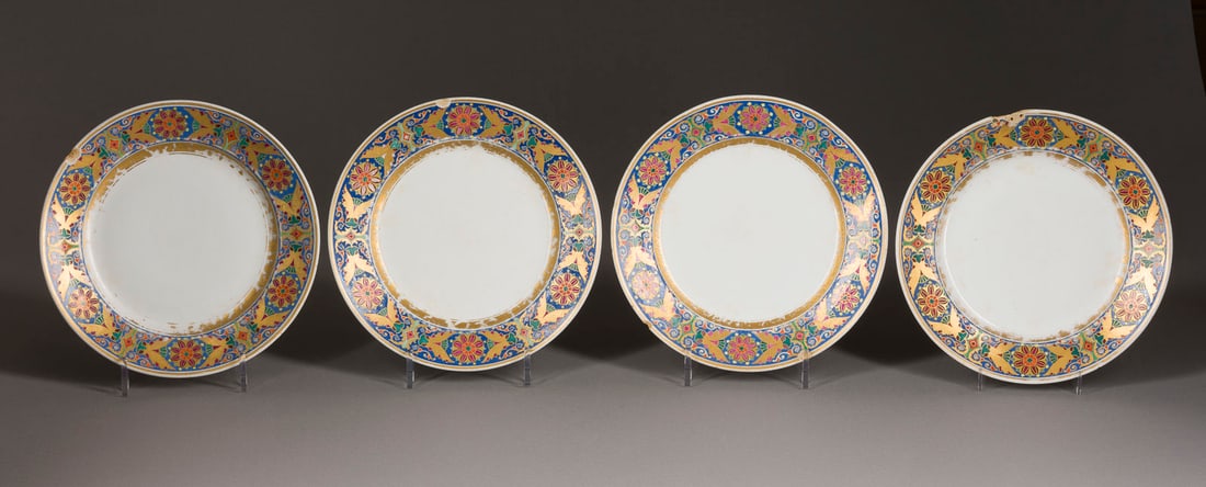 | VIER TELLER AUS DEM GOTISCHEN SERVICE (1 of 1)