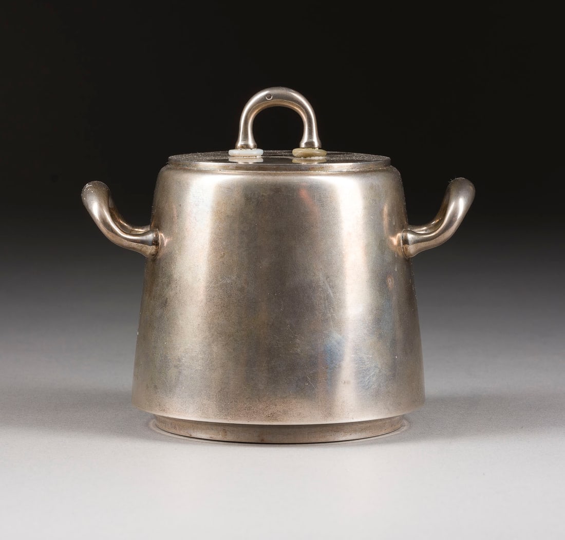 | ZUCKERDOSE: A SILVER SUGAR BOWL WITH COVER Russian, St. Petersburg, Morozov, 1908-1917 Gilt interior. Marked with assayer's mark, 84 standard and master's mark 'MOROZOV' in Cyrillic with Imperial warrant. 11.5 cm