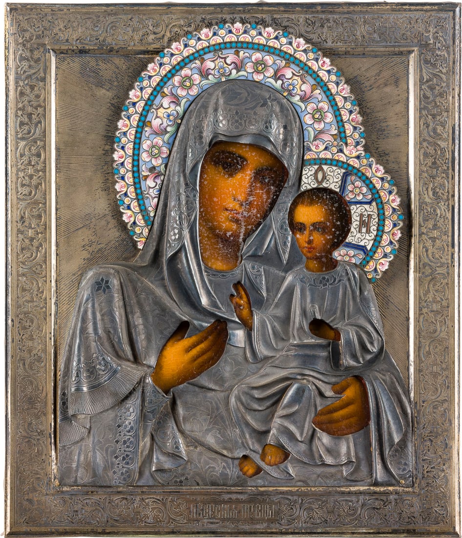| SEHR FEINE IKONE MIT DER GOTTESMUTTER 'IWERSKAJA' MIT CLOISONNE-EMAIL-OKLAD: A VERY FINE ICON SHOWING THE IVERSKAYA MOTHER OF GOD WITH A SILVER-GILT AND CLOISONNE ENAMEL OKLAD Russland, Ende 19. Jh. (Ikone), Russland, 1896-1908 (Oklad) Russian, late 19th century (icon), Russia