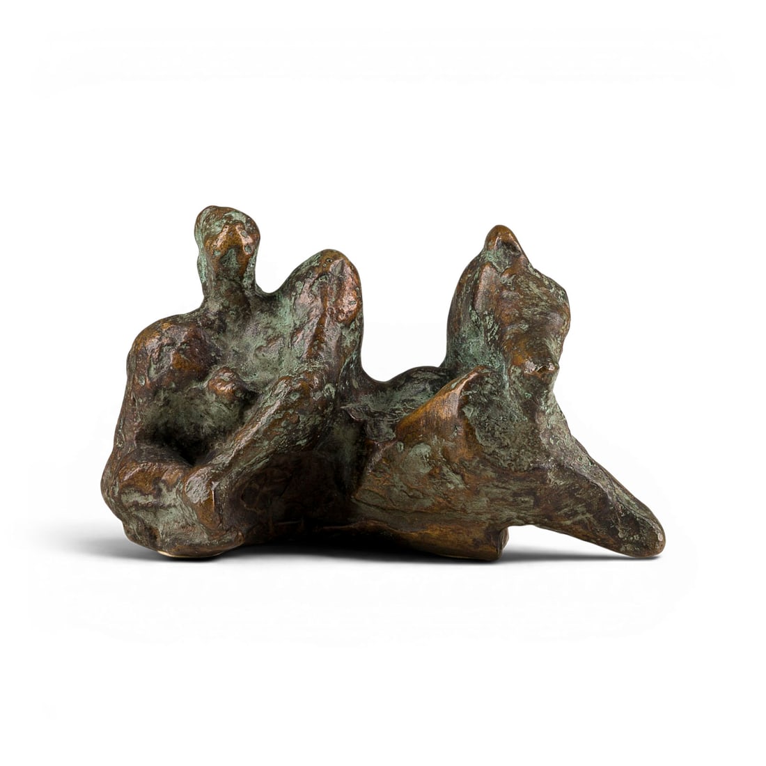CURT BECKMANN | 'KLEINE LIEGENDE': CURT BECKMANN 1901 Solingen - 1970 Duesseldorf 'KLEINE LIEGENDE (SMALL RECLINING FIGURE)' Bronze, darkbrown/green patinated. 8 x 14 x 7 cm. 1.2 kg. Monogrammed 'CB' and with foundry mark 'KITTL DUESSE