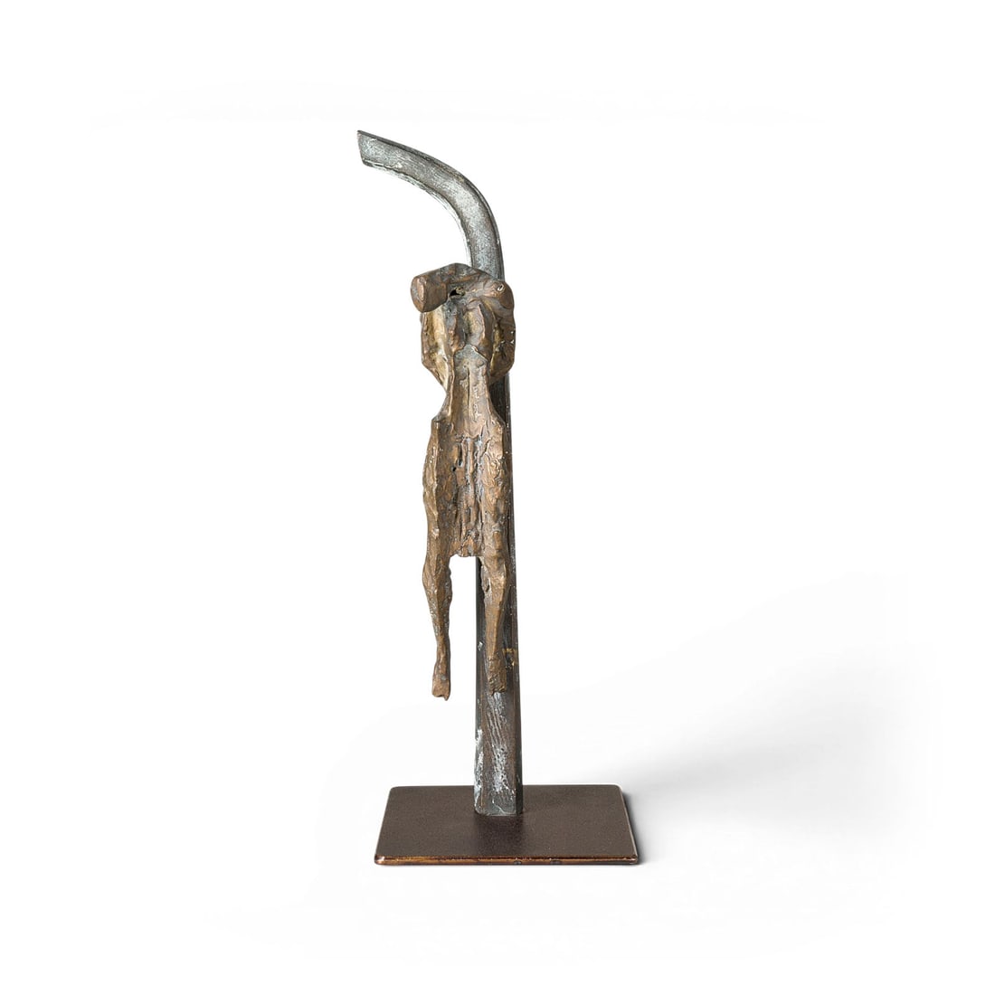 MODERNER BILDPLASTIKER | HAENGENDE FIGUR: MODERN SCULPTOR Active in the 20th century HANGING FIGURE Bronze, darkbrown patinated, iron. 41.8 x 15 x 15 cm. Total weight 3.58 kg. Part. traces of oxidation, part. rubbed.MODERNER BILDPLASTIKER Tae