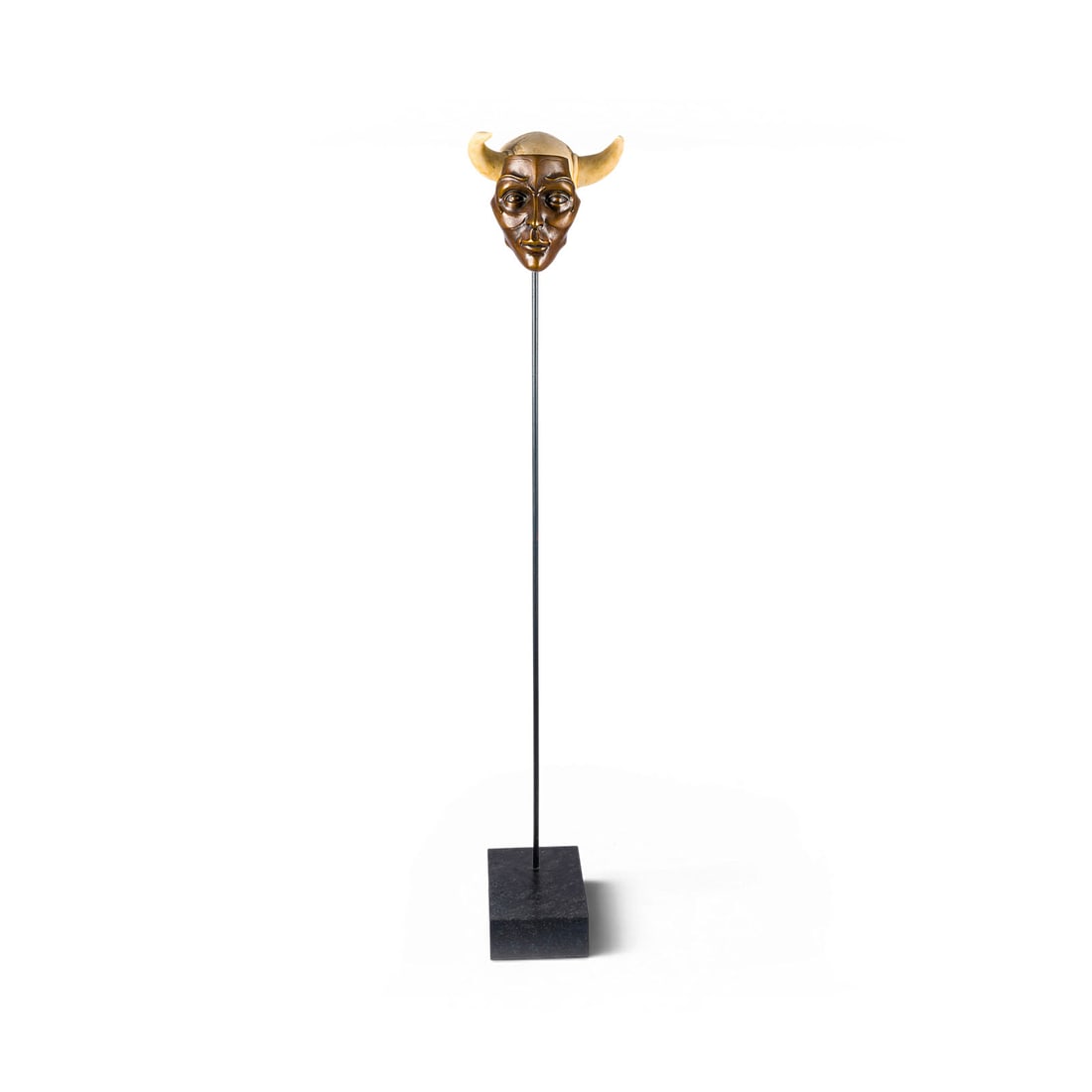 MODERNER KUENSTLER | MASKENSKULPTUR (1 of 4)