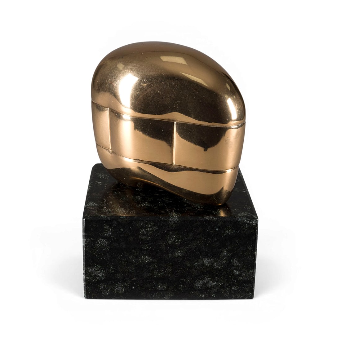 HEDE BUEHL | 'KOPF MIT ZWEI EINSCHNUERUNGEN' (1995): HEDE BUEHL 1940 Haan - lives and works in Duesseldorf 'HEAD WITH TWO MIT CONSTRAINTS' (1995) Bronze, polished, resting on base. 14 x 16,5 x 12 cm, 3,87 kg; base 8,5 x 16 x 15,5 cm, 5,82 kg. Marked wit