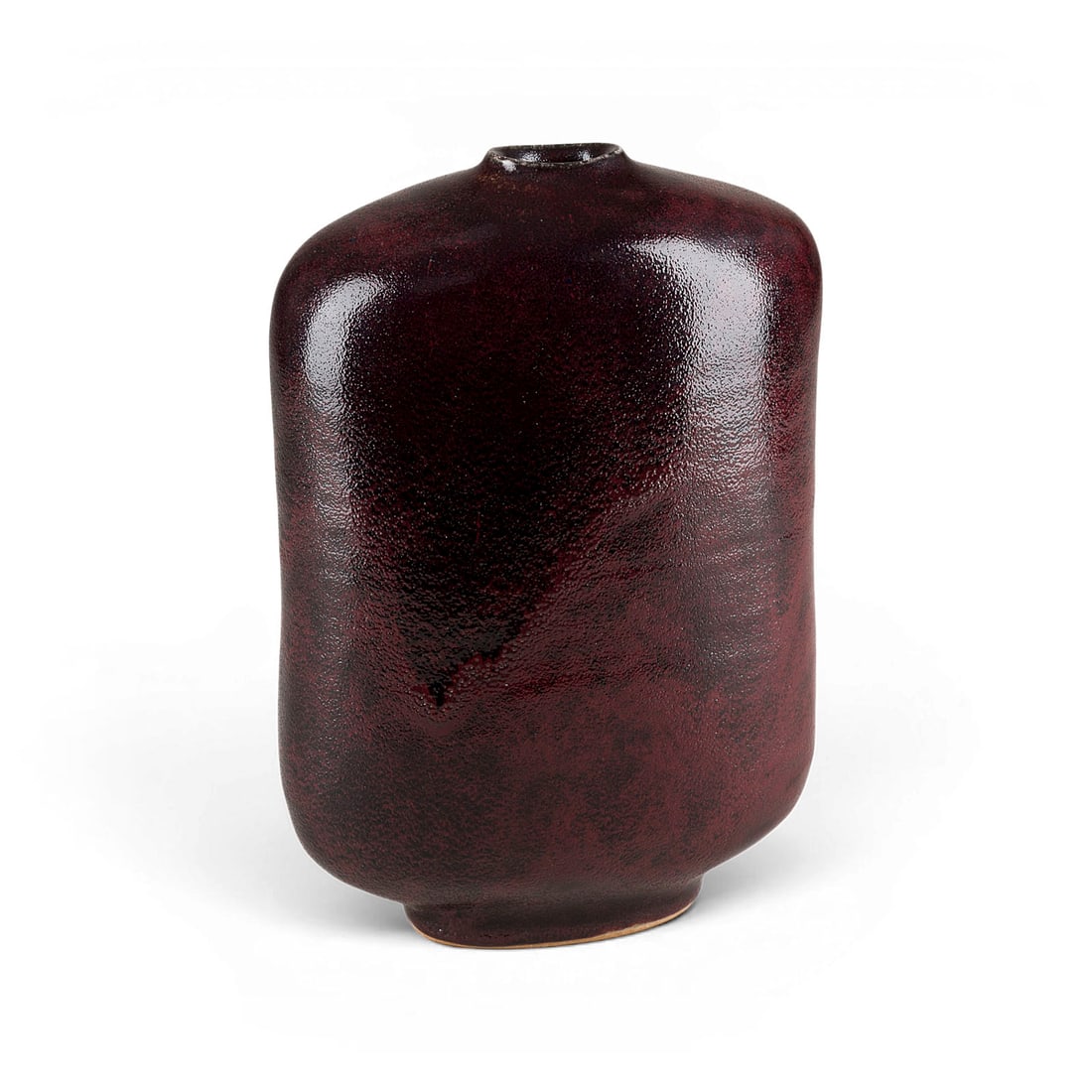 GOERGE HOHLT | GEFAESS: GOERGE HOHLT 1930 Munich - 2022 Rosenheim VESSEL 1991 Pale stoneware, thrown and modelled, multi-layered glaze, partly bubbly and cloudy, reddish dark brown. H. 28 cm, W. 19 cm, D. 11 cm. Workshop mar