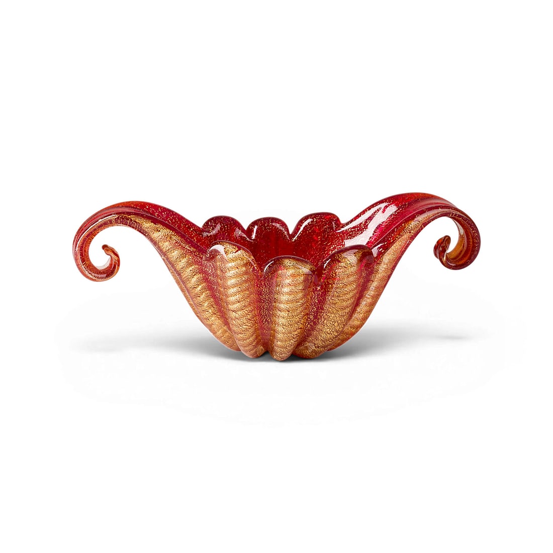 ERCOLE BAROVIER (ATTR.) | SCHALE 'CORDONATO ORO': ERCOLE BAROVIER 1889 Murano - 1974 Venice A 'CORDONATO ORO' BOWL Murano, Barovier & Toso, around 1955, distributed by Pauly & C. Red glass, colourless overlay, cord-like interlayer of shattered gold l