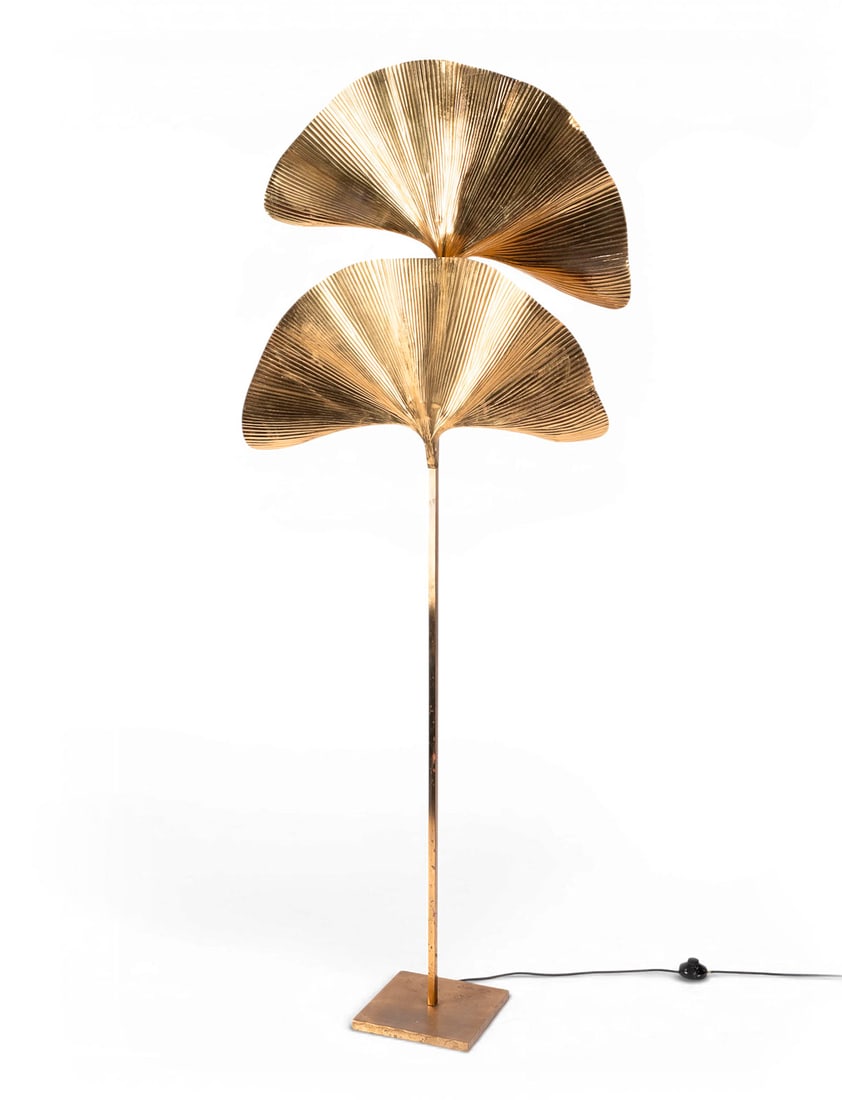 CARLO GIORGI | STEHLEUCHTE 'GINGKO': CARLO GIORGI Italy A 'GINGKO' FLOOR LAMP Italy, Bottega Gadda, designed around 1970 Zapon-finished brass, double-light electrified. H. 180 cm, B. 68 cm, T. 26 cm. Light traces of use, Zapon lacquer pa