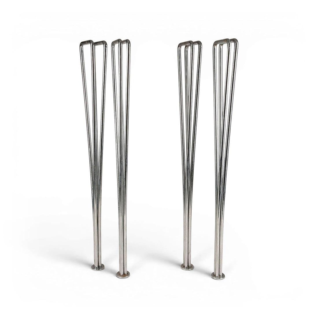 ARNE JACOBSEN | VIER TISCHBEINE MIT HALTERUNG (1 of 1)