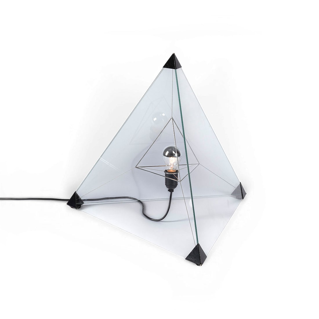 FRANS VAN NIEUWENBORG & MARTIJN WEGMAN | 'TETRAHEDRON' LICHTOBJEKT (1 of 2)