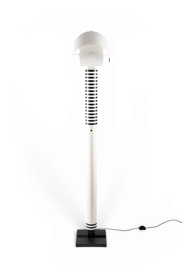 MARIO BOTTA | STEHLEUCHTE 'SHOGUN TERRA': MARIO BOTTA 1943 Mendrisio/ Switzerland A 'SHOGUN TERRA' FLOOR LAMP Italy, Artemide, designed 1986 Black and white lacquered metal, single-light electrified. H. 198 cm, W. 32 cm, D. 32 cm. Marked on t