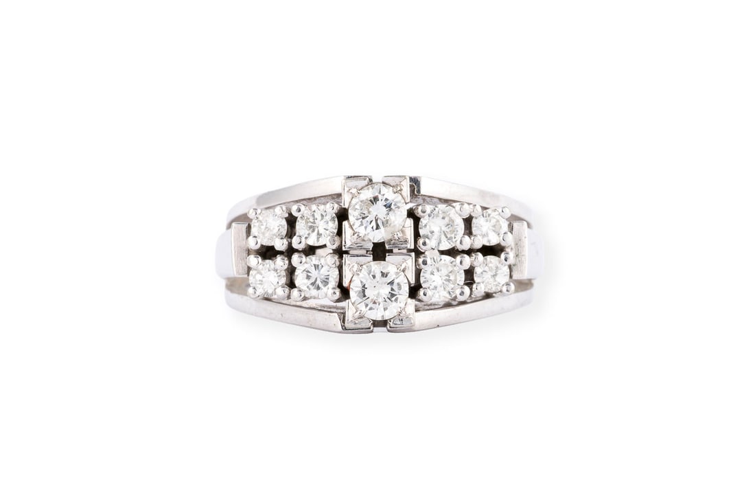 BRILLANT RING: BRILLANT RING WG 585. Ringmass: ca. 57 Ringkopfmasse: ca. 17,5 x 9,9 mm. Ges.-Gew.: ca. 8,2 g. Ring, besetzt mit Brillanten zus. ca. 1.00 ct. F-G/VS-SI.