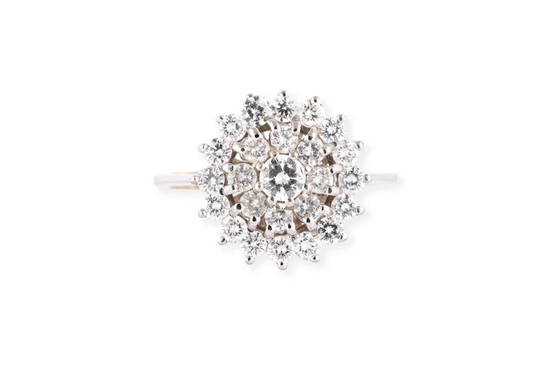 RUNDER BRILLANT RING: RUNDER BRILLANT RING WG 585. Ringmass: ca. 52. D.(Ringkopf): ca. 13,6 mm. Ges.-Gew.: ca. 2,6 g. Ring, besetzt mit Brillanten zus. ca. 1.04 ct.