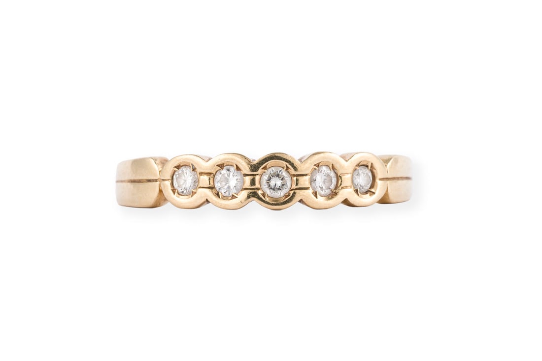 HALB MEMOIRE RING: HALB MEMOIRE RING GG 585. Ringmass: ca. 61. Ringbreite: ca. 4,2 mm. Ges.-Gew.: ca. 2,8 g. Ring, besetzt mit Brillanten zus. ca. 0.22 ct. H/VS.