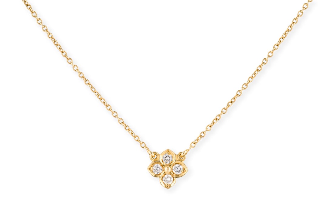 ZARTES FLORALES COLLIER: ZARTES FLORALES COLLIER GG 750. L.: ca. 38,0 cm. Ges.-Gew.: ca. 3,6 g. Zartes Collier mit integriertem, floralem Anhaenger, besetzt mit Brillanten zus. ca. 0.40 ct G/VVS-VS. Karabinerverschluss.