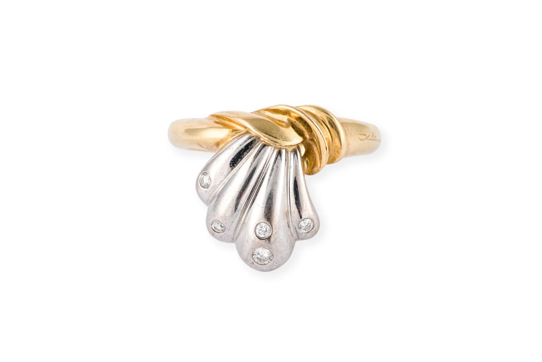 'LUIGI COLANI' BRILLANT RING: LUIGI COLANI' BRILLANT RING WG/GG 750. Ringmass: ca. 57. Ges.-Gew.: ca. 8,6 g. Ring, besetzt mit 5 kleinen Brillanten.