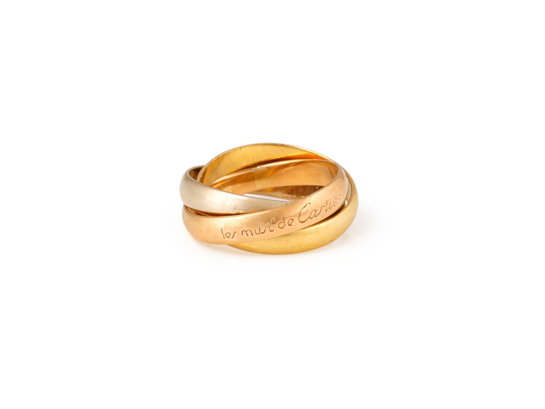 TRINITY DE 'CARTIER' RING: TRINITY DE 'CARTIER' RING WG/GG/RG 750. Ringmass: ca. 47. Ges.-Gew.: ca. 6,1. Klassischer Trinity de Cartier Ring.
