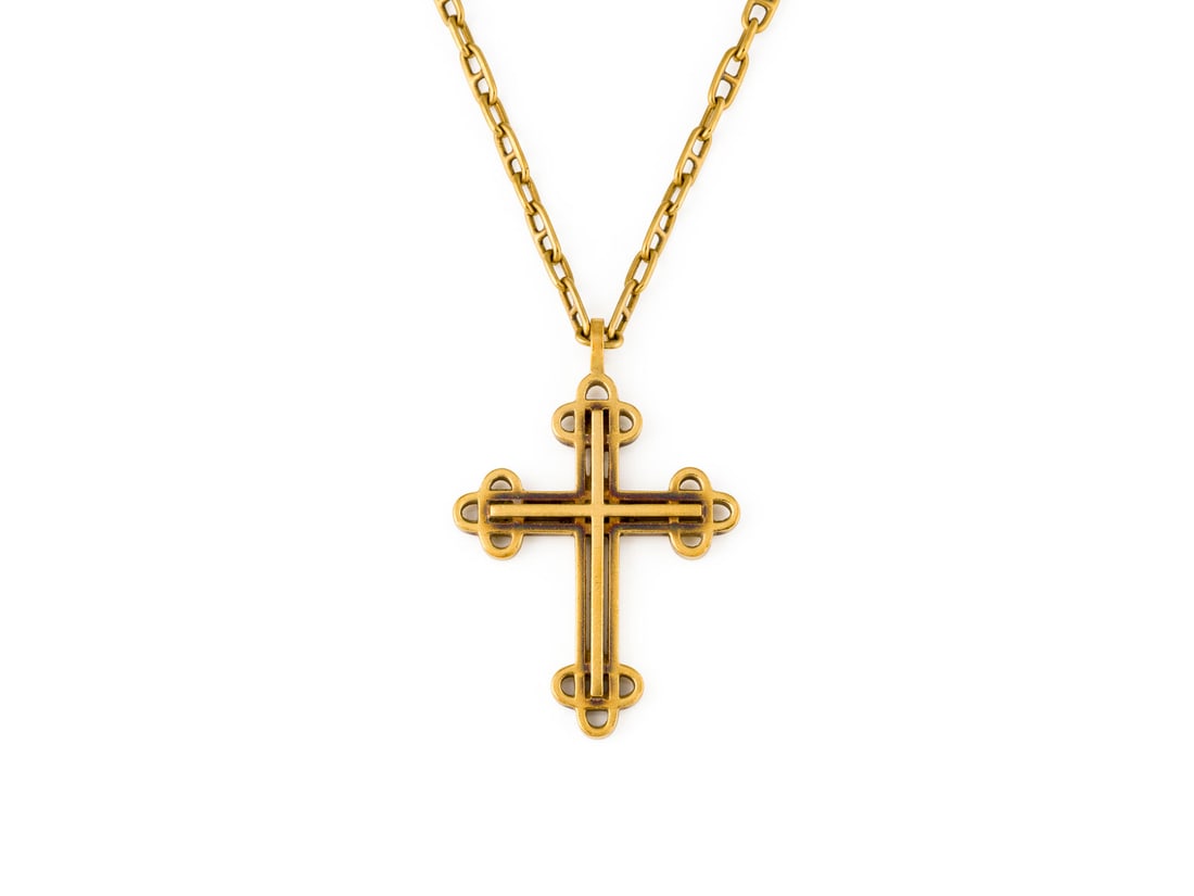 MASSIVES KREUZ COLLIER: MASSIVES KREUZ COLLIER GG 750. L.(Collier): ca. 65,0 cm. Ges.-Gew.: ca. 58,9 g. Massives Collier mit Kreuzanhaenger. ''77'' und ''ILDBZMT''-Gravur steht fuer: Ich liebe dich bis zu meinem Tod.