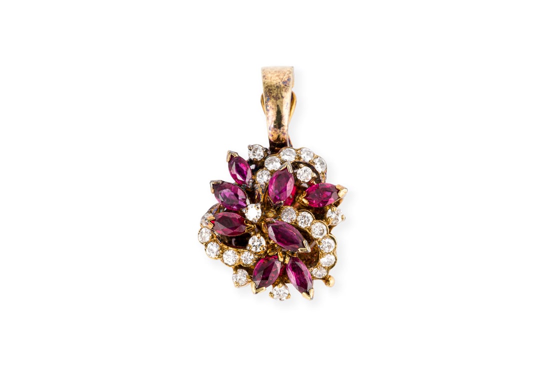 RHODOLITH BRILLANT ANHAENGER: RHODOLITH BRILLANT ANHAENGER GG 585. Masse: ca. 26,2 x 15,8 mm. Ges.-Gew.: ca. 5,0 g. Anhaenger, besetzt mit violetten Farbsteinen - wohl Rhodolith - und Brillanten zus. ca. 0.50 ct.