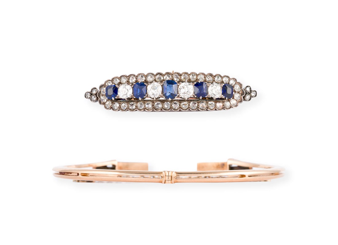 FEINES MULTIFUNKTIONALES SCHMUCK SET: FEINES MULTIFUNKTIONALES SCHMUCK SET AG/RG 585 (getestet). Broschenanhaenger: ca. 46,3 x 10,7 mm. Ges.-Gew.: ca. 25,4 g. Broschenanhaenger, besetzt mit Diamanten im Alt- und Rosenschliff zus. ca.
