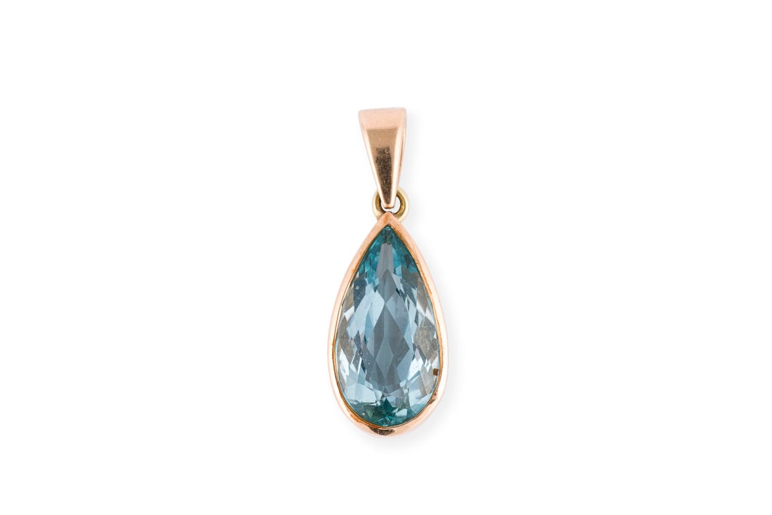 AQUAMARIN TROPFEN ANHAENGER: AQUAMARIN TROPFEN ANHAENGER GG 585. Masse: ca. 31,7 x 11,4 mm. Ges.-Gew.: ca. 6,4 g. Anhaenger, besetzt mit einem Aquamarin-Tropfen von ca. 5.41 ct.