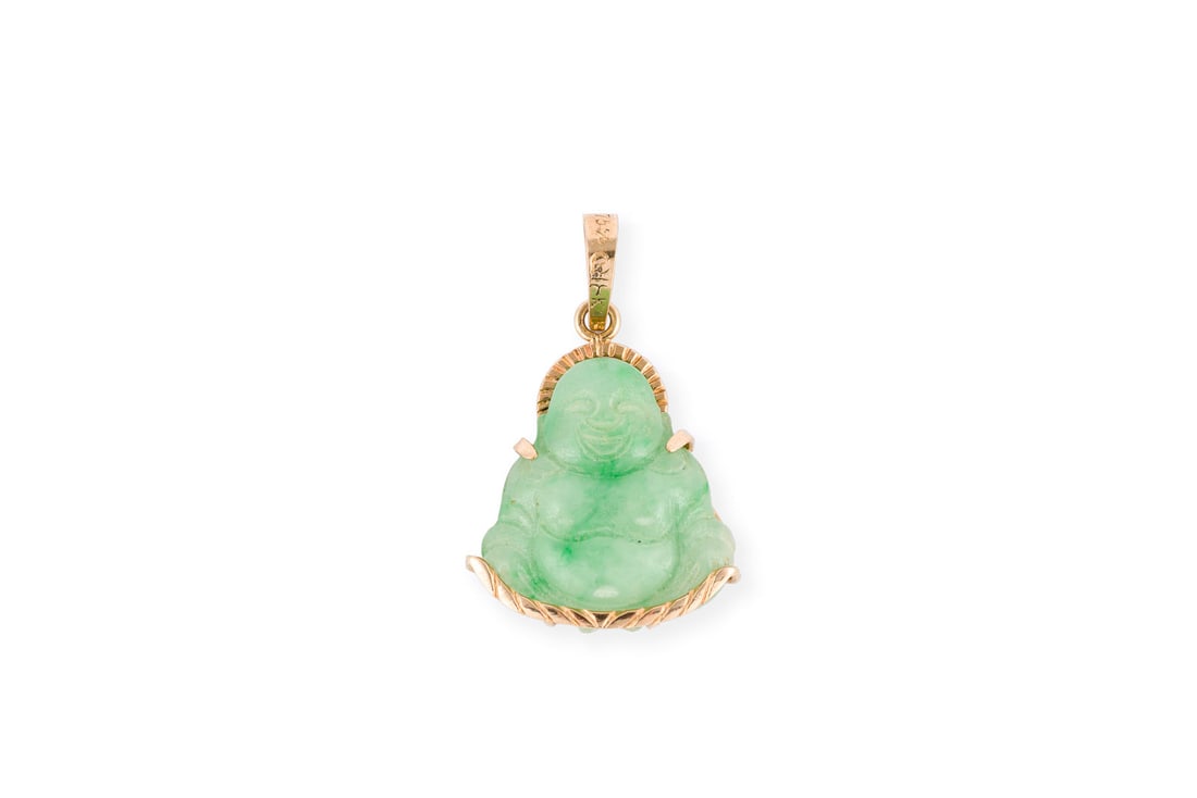 JADE BUDDHA ANHAENGER: JADE BUDDHA ANHAENGER GG 750. Masse: ca. 30,0 x 18,2 mm. Ges.-Gew.: ca. 3,7 g.