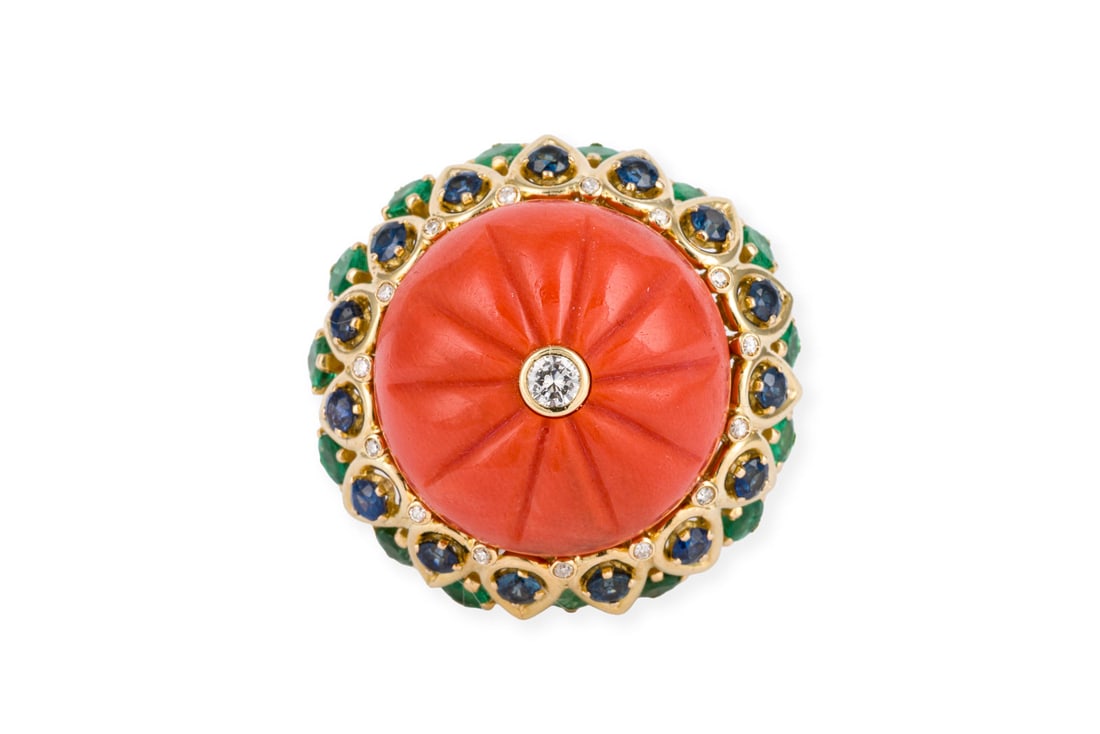 RIESIGER KORALLEN COCKTAIL RING Bitte beachten Sie, dass aufgrund der aktuellen Cites-Bestimmungen f: RIESIGER KORALLEN COCKTAIL RING GG 750 (getestet). Ringmass: ca. 56. Ringkopfmasse: D.: ca. 30,0 mm. H.. Ges.-Gew.: ca. 26,7 g. Imposanter Cocktailring, besetzt mit einer zentralen, geschnitzten