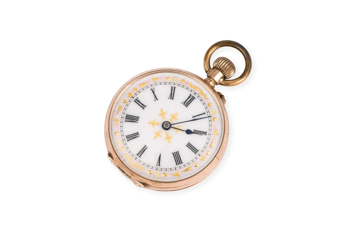 ZIERVOLLE TASCHENUHR: ZIERVOLLE TASCHENUHR Referenznummer: 2259. Handaufzug (Nicht auf Funktion geprueft). RG 375. Masse: D.: ca. 34,0 mm. Ges.-Gew.: ca. 30,4 g. Taschenuhr mit weissem Ziffernblatt, roemischen Ziffern und