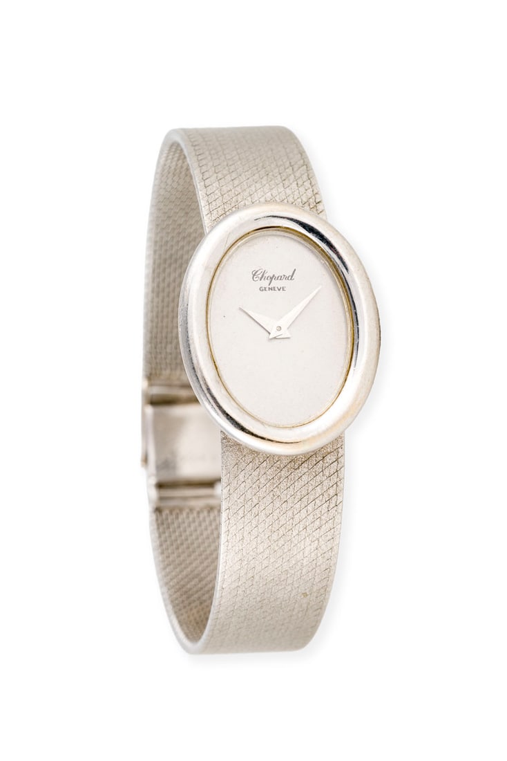 'CHOPARD' VINTAGE ARMBANDUHR: CHOPARD' VINTAGE ARMBANDUHR Handaufzug (Nicht auf Funktion geprueft). WG 750. Gehaeuse: 24,7 x 19,3 mm. Schlichte Chopard Armabnduhr. Faltschliesse mit Feinverstellung. Ohne Indizes.