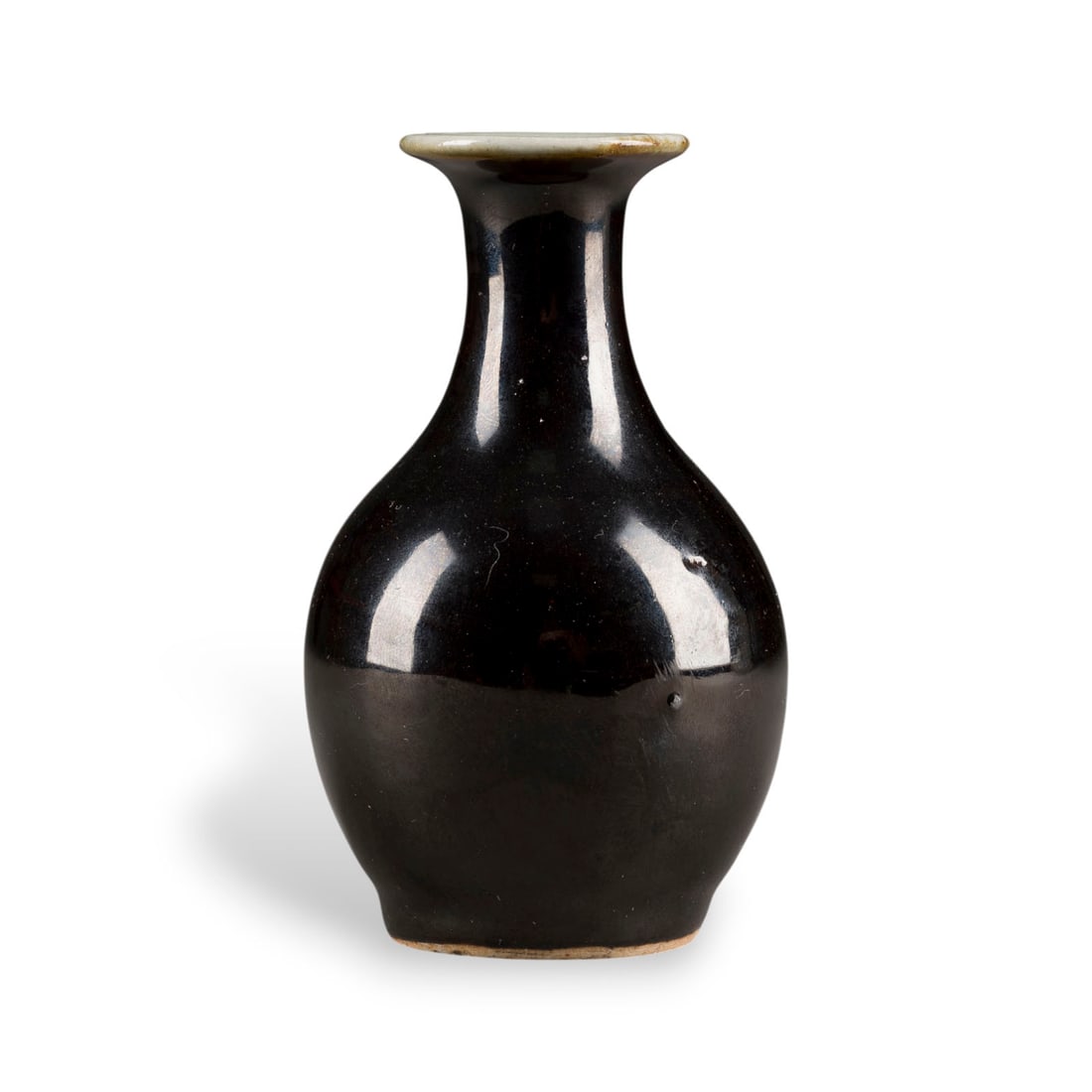 EINE KLEINE BIRNENFOERMIGE VASE MITSCHWARZER GLASUR (1 of 1)