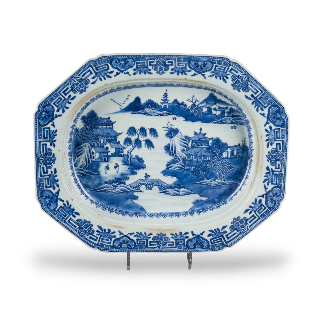 EIN CHINESISCHER EXPORT-BLAU-WEISSER ACHTECKIGER TELLER (1 of 1)