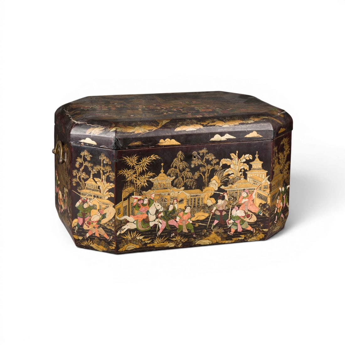 EINE KANTON-VERGOLDETE LACKDOSE MIT DECKEL: A CANTON GILT-LACQUERED BOX AND COVER China, 20th century Lacquerware. L. 43.5 cm, W. 30 cm, H. 24 cm. The box and cover are decorated with figural scenes. With traces of age and use, partially cracke