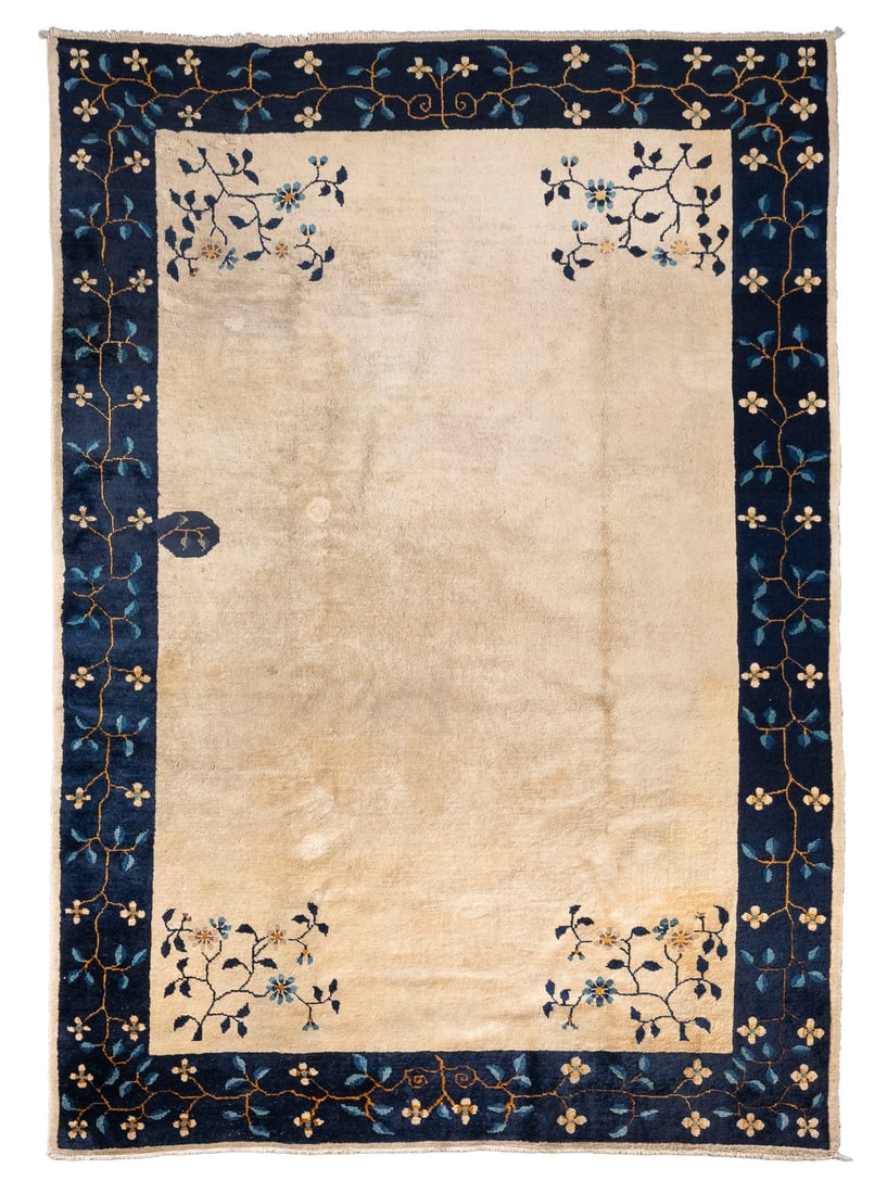 EIN CHINESISCHER TEPPICH: A CHINESE CARPET China, around 1900 Wool. 253 x 178 cm. With traces of age and use, partially stained.EIN CHINESISCHER TEPPICH China, um 1900 Wolle. 253 x 178 cm. Mit Alters- und Gebrauchsspuren, teil