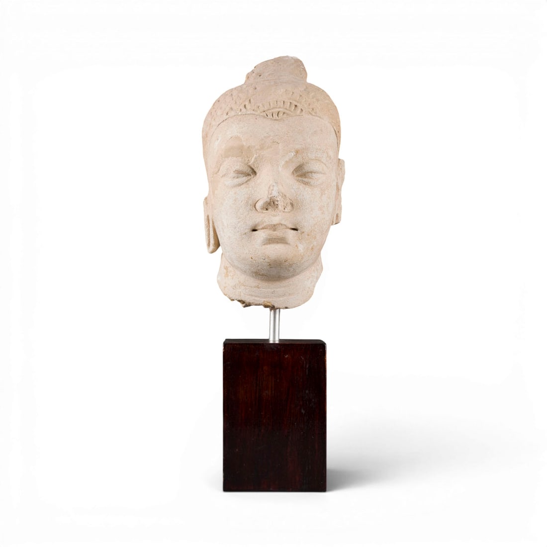 EIN STUCKKOPF DES BUDDHA (1 of 2)