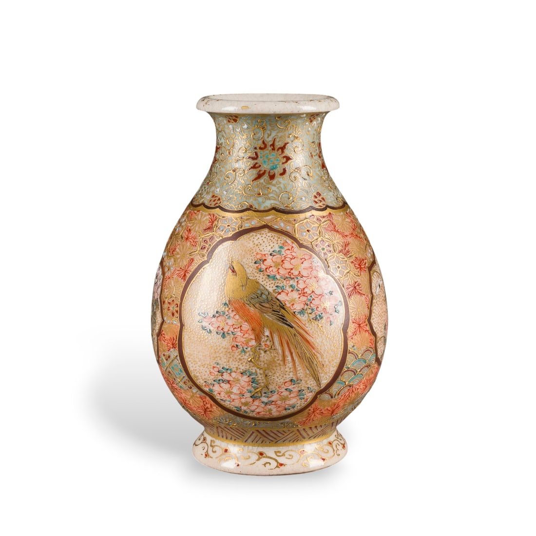 EINE KLEINE SATSUMA-VASE: A SMALL SATSUMA VASE Japan, 19th/20th century Earthenware. H. 9 cm. With traces of use and age, partial wear to the gilt at the rim.EINE KLEINE SATSUMA-VASE Japan, 19./20. Jahrhundert Steingut. H. 9 c