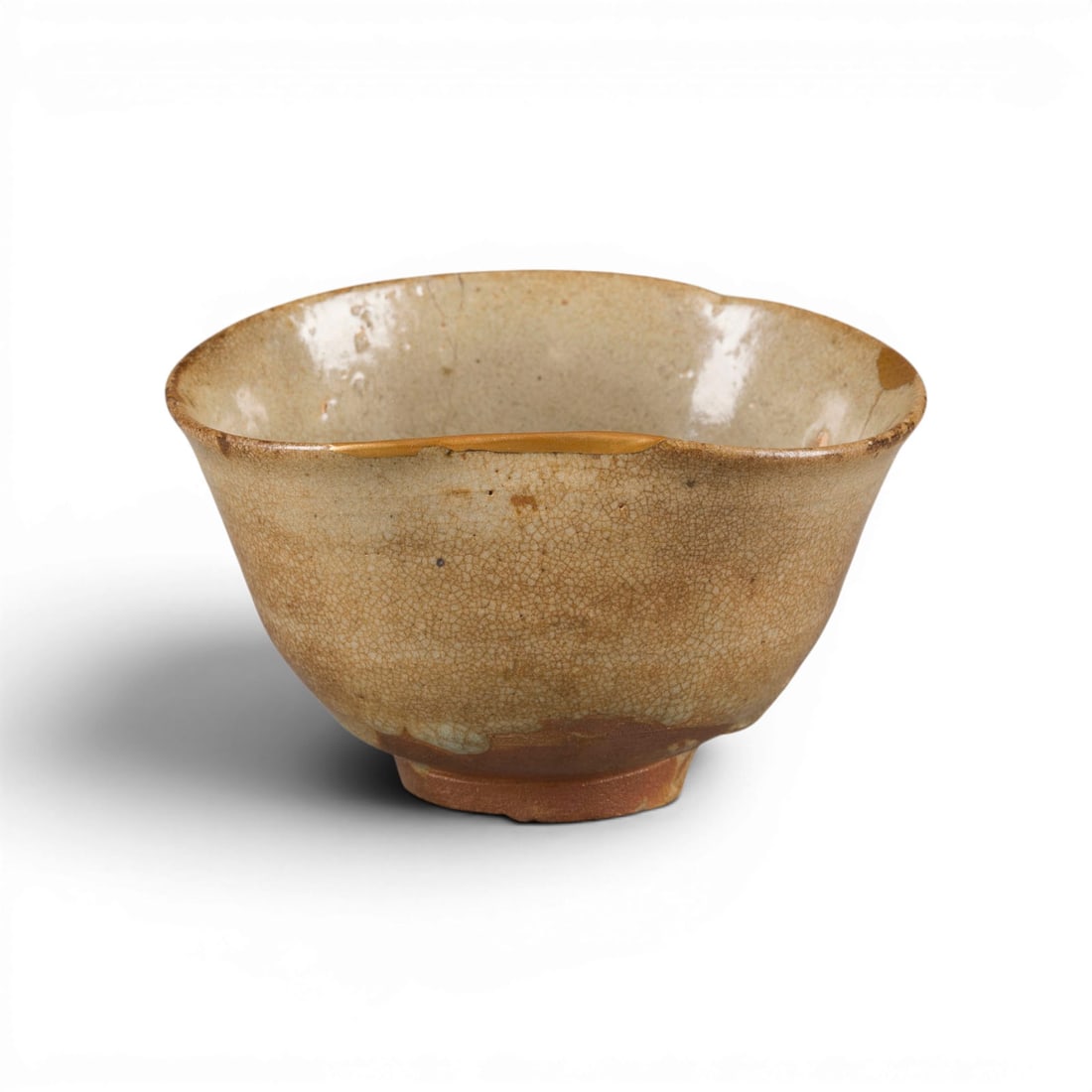 EINE KARATSU-CHAWAN (TEESCHALE) (1 of 4)