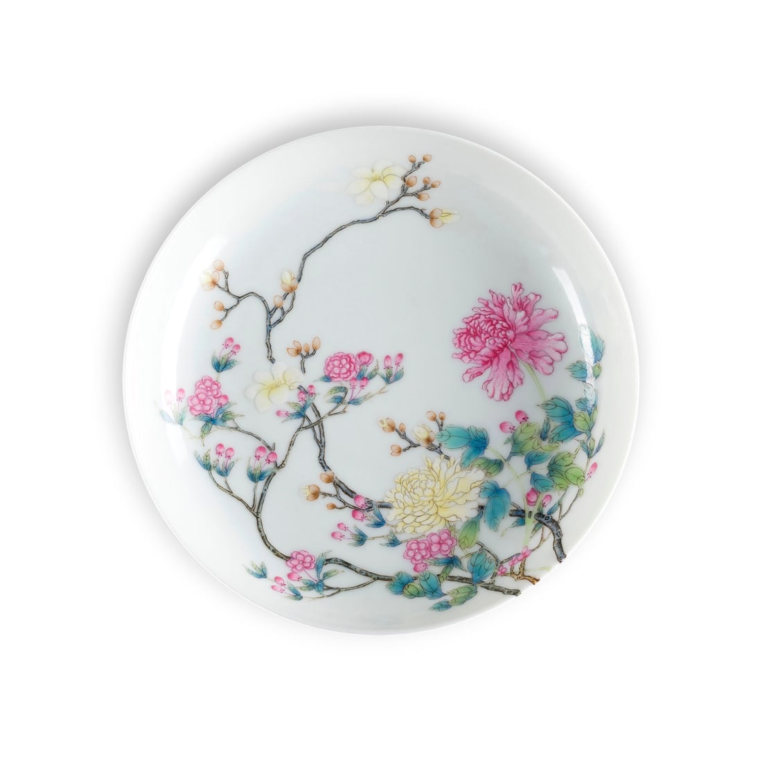 EIN KLEINER FAMILLE-ROSE-TELLER MIT BLUMENDEKOR: A SMALL FAMILLE ROSE 'FLORAL' DISH China Porcelain. D. 12.5 cm. The dish is decorated to the interior and exterior with flowers, the base with a mark reading 'Da Qing Yongzheng nianzhi'. With traces