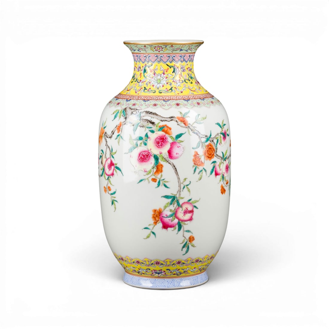 EINE FAMILLE-ROSE-VASE (1 of 2)