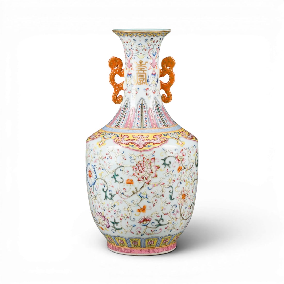 EINE FAMILLE-ROSE VASE MIT BLUMENDARSTELLUNG: A FAMILLE-ROSE 'FLORAL' VASE China Porcelain. H. 29.5 cm. The vase is decorated with flowers, and the neck is flanked by kui dragon-shaped handles, bearing a mark "Da Qing Jiaqing Nianzhi" on the base