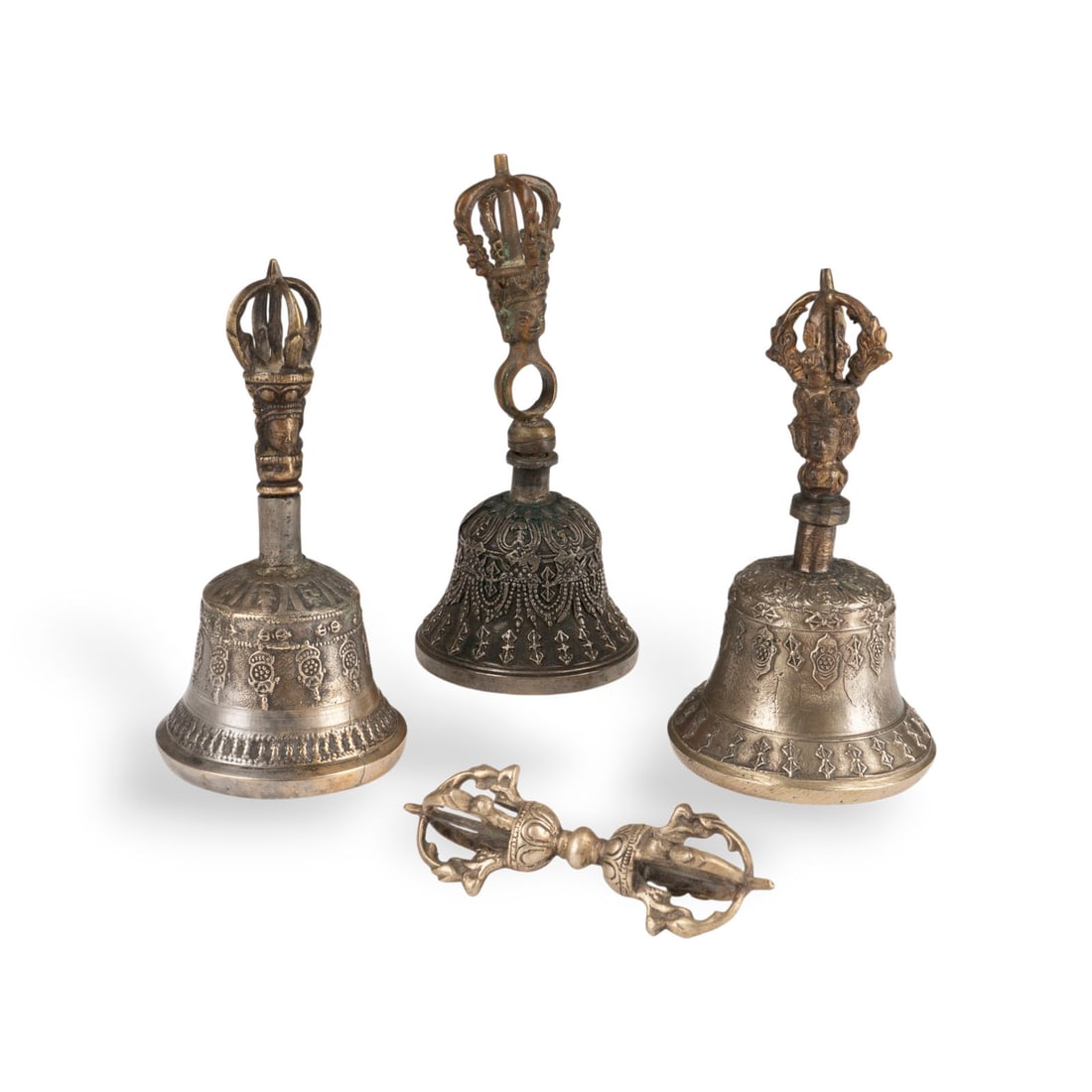 DREI RITUELLE GLOCKEN (GHANTA) UND EIN VAJRA (1 of 1)