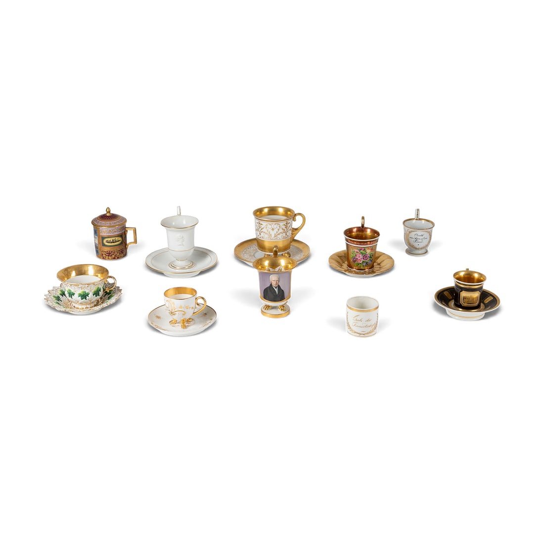 | SAMMLUNG VON ZEHN SAMMELTASSEN UND SECHS UNTERTASSEN: SAMMLUNG VON ZEHN SAMMELTASSEN UND SECHS UNTERTASSEN Deutsch/Oesterreich, u.a. Meissen ab 19. Jh. und spaeter Porzellan, polychrome Malerei, Goldstaffage, teilw. Biskutporzellan. H. 6-12 cm (Tassen), 