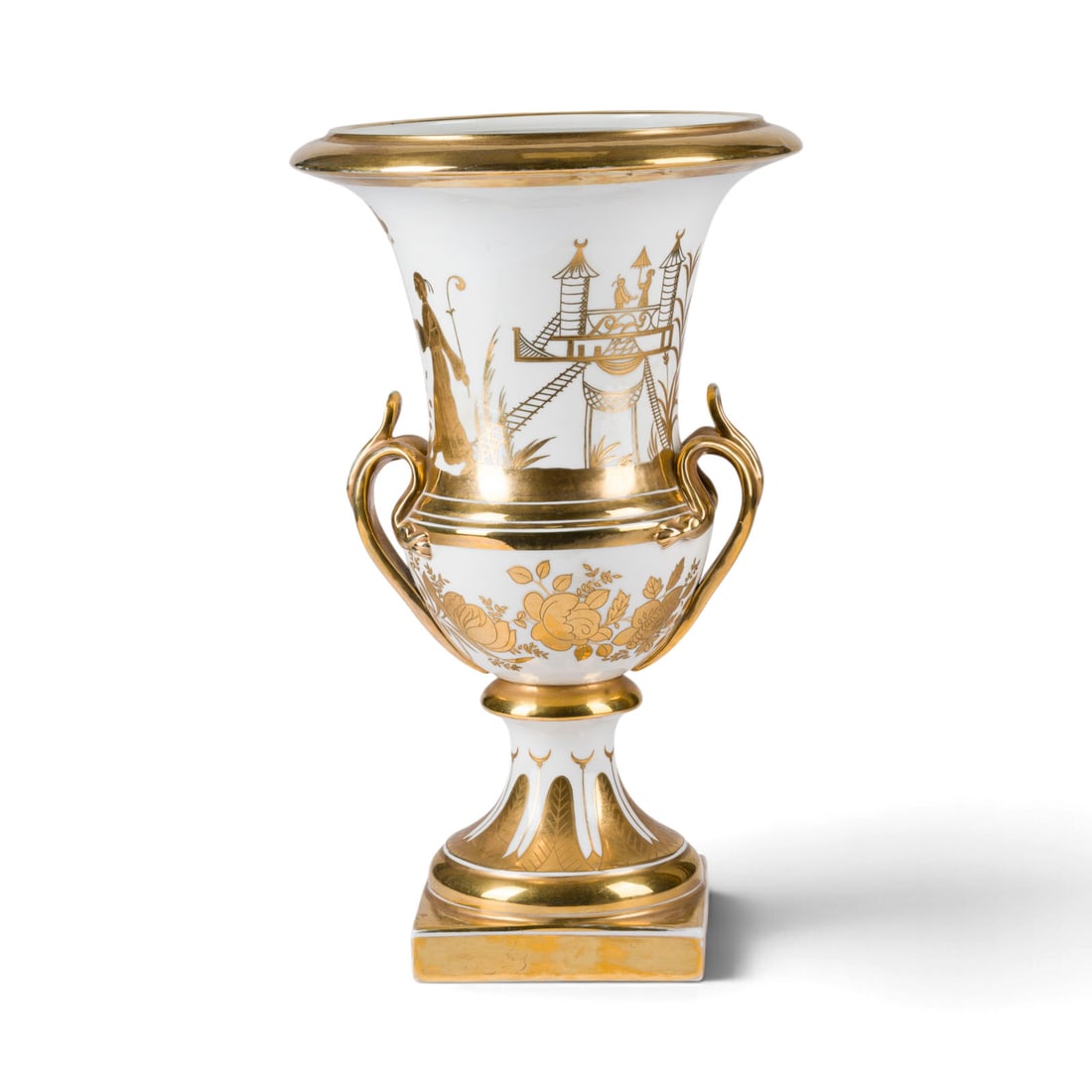 | KRATERVASE CHINOISERIE: KRATERVASE CHINOISERIE Wohl Frankreich, 19. Jh. Porzellan, Goldstaffage. H. 37,5 cm. Goldabrieb.KRATERVASE CHINOISERIE Wohl Frankreich, 19. Jh. Porzellan, Goldstaffage. H. 37,5 cm. Goldabrieb.