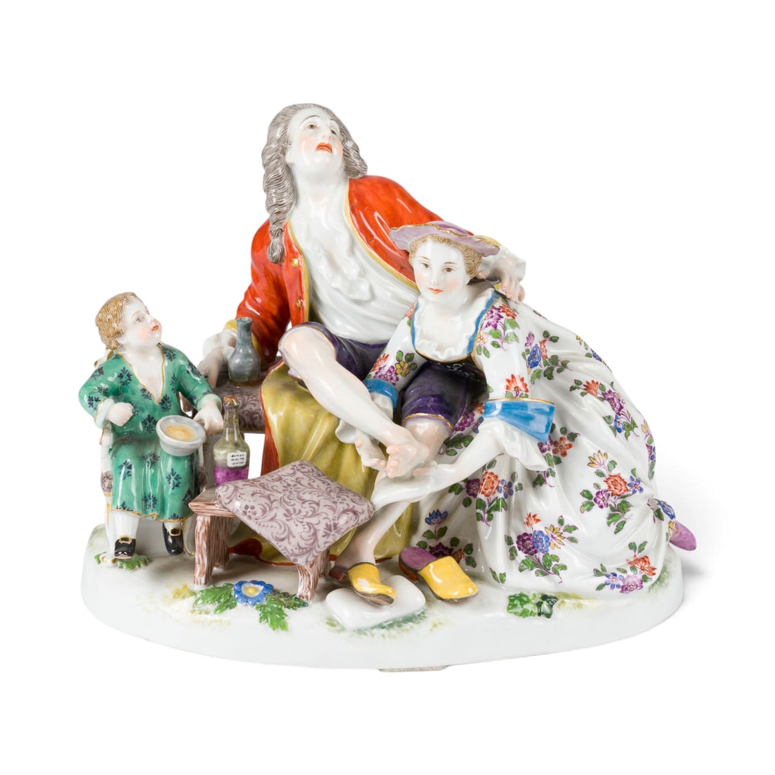 JOHANN JOACHIM KAENDLER | DER GICHTKRANKE: JOHANN JOACHIM KAENDLER 1706 Fischbach/Arnsdorf - 1775 Meissen DER GICHTKRANKE Deutsch, Meissen, 2. Viertel 20. Jh., (Entwurf 1745) Porzellan, polychrome Malerei, dezente Goldstaffage. H. 14,5 cm, L. 