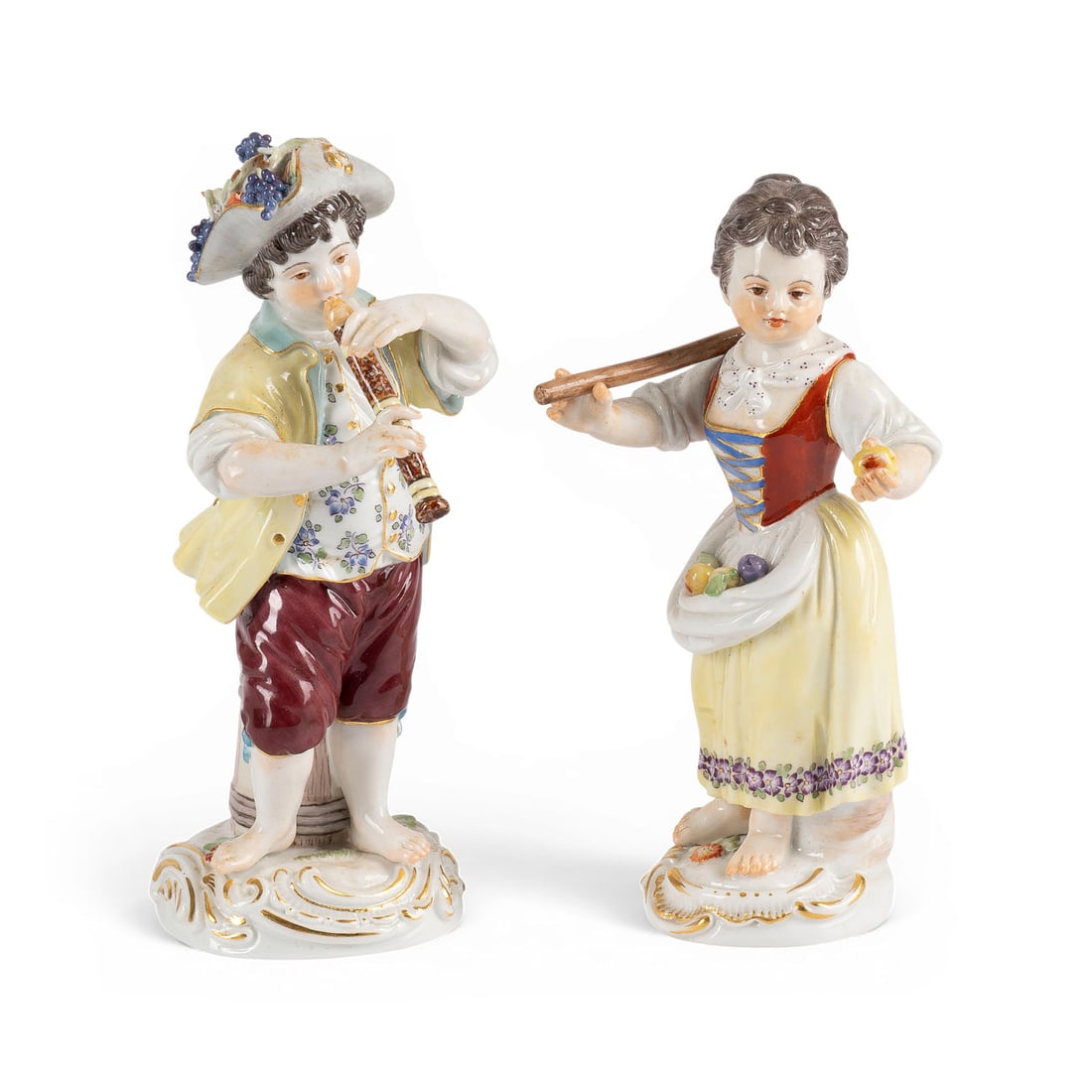 JOHANN JOACHIM KAENDLER | GAeRTNERKIND MIT STAB UND OBST UND GAeRTNERKIND MIT SCHALMEI: JOHANN JOACHIM KAENDLER 1706 Fischbach/Arnsdorf - 1775 Meissen GAeRTNERKIND MIT STAB UND OBST UND GAeRTNERKIND MIT SCHALMEI Deutsch, Meissen, 2000 (Entwurf 1750-1760) Porzellan, polychrome Malerei, Go