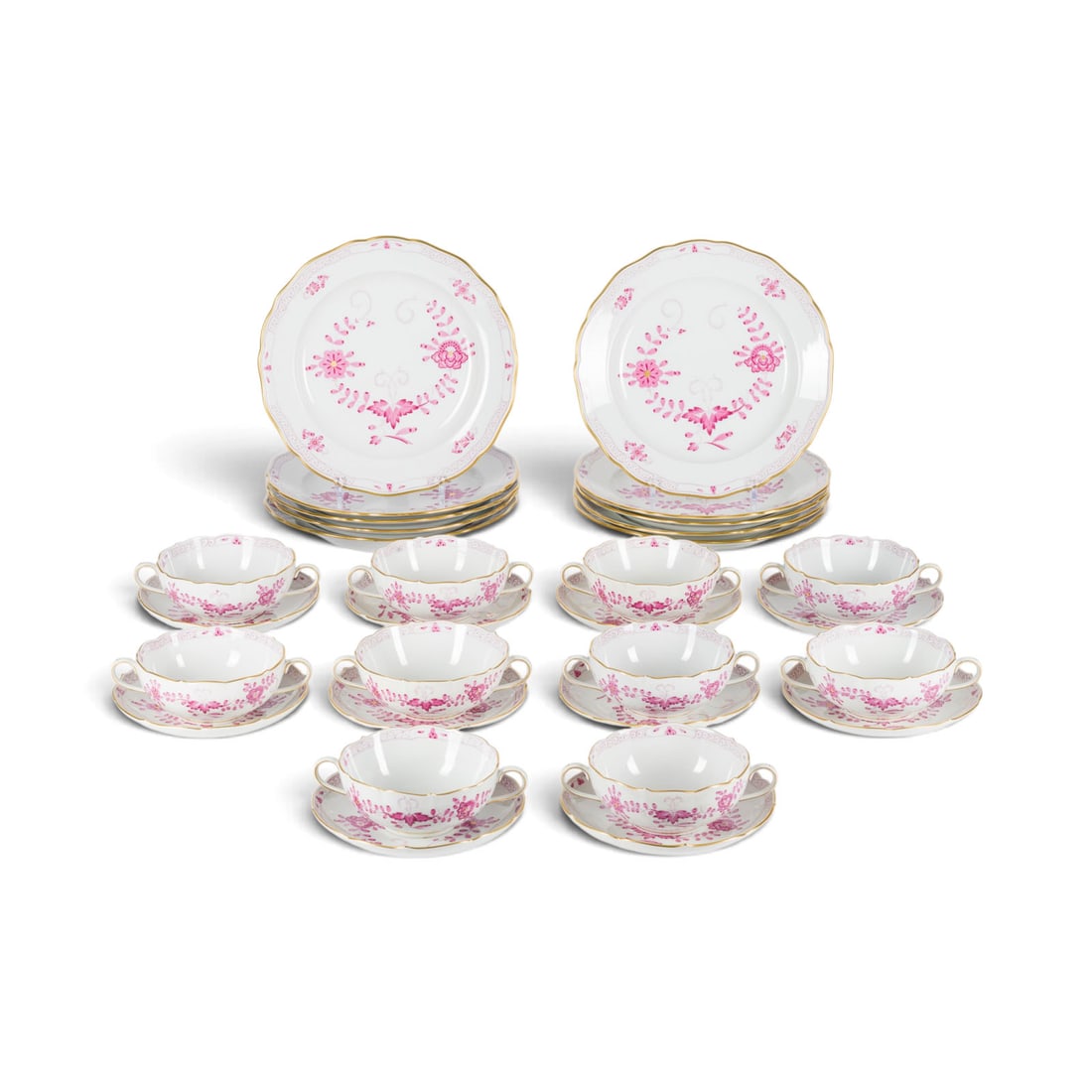 | 30-TEILIGES SPEISESERVICE 'INDISCHE BLUMENMALEREI': 30-TEILIGES SPEISESERVICE 'INDISCHE BLUMENMALEREI' Deutsch, Meissen, 20. Jh. Porzellan, Aufglasurdekor in Purpur, Goldrand. D. 17 cm (Untertasse), D. 25 cm (Speiseteller). Unterglasurblaue