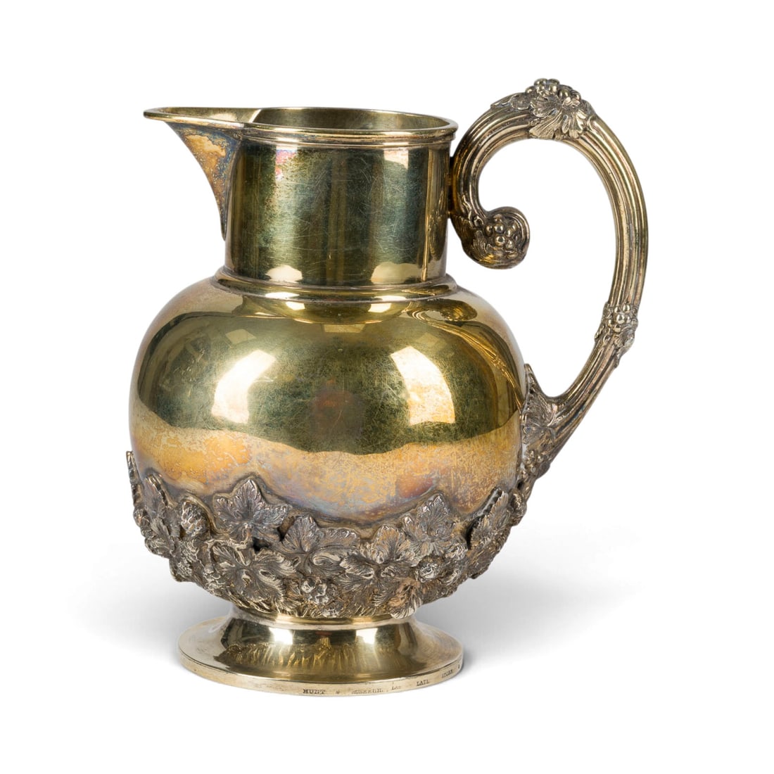 | MASSIVER KRUG: MASSIVER KRUG England, London, 1932 Silber, teilvergoldet. Gew.-Gew. 1017 g, H. 20,2 cm. Punziert mit Garantiemarken, Meistermarke 'H&R Ltd' und Jahresbuchstabe 'r', Modellnr. '3643', 'Hunt &Roskell L