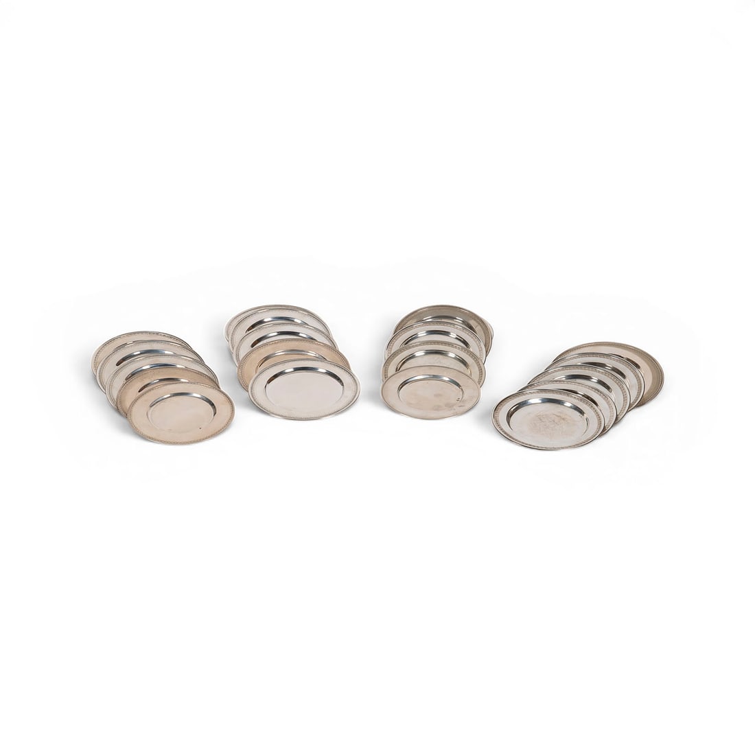 | 19 SILBERPLATTEN (1 of 2)