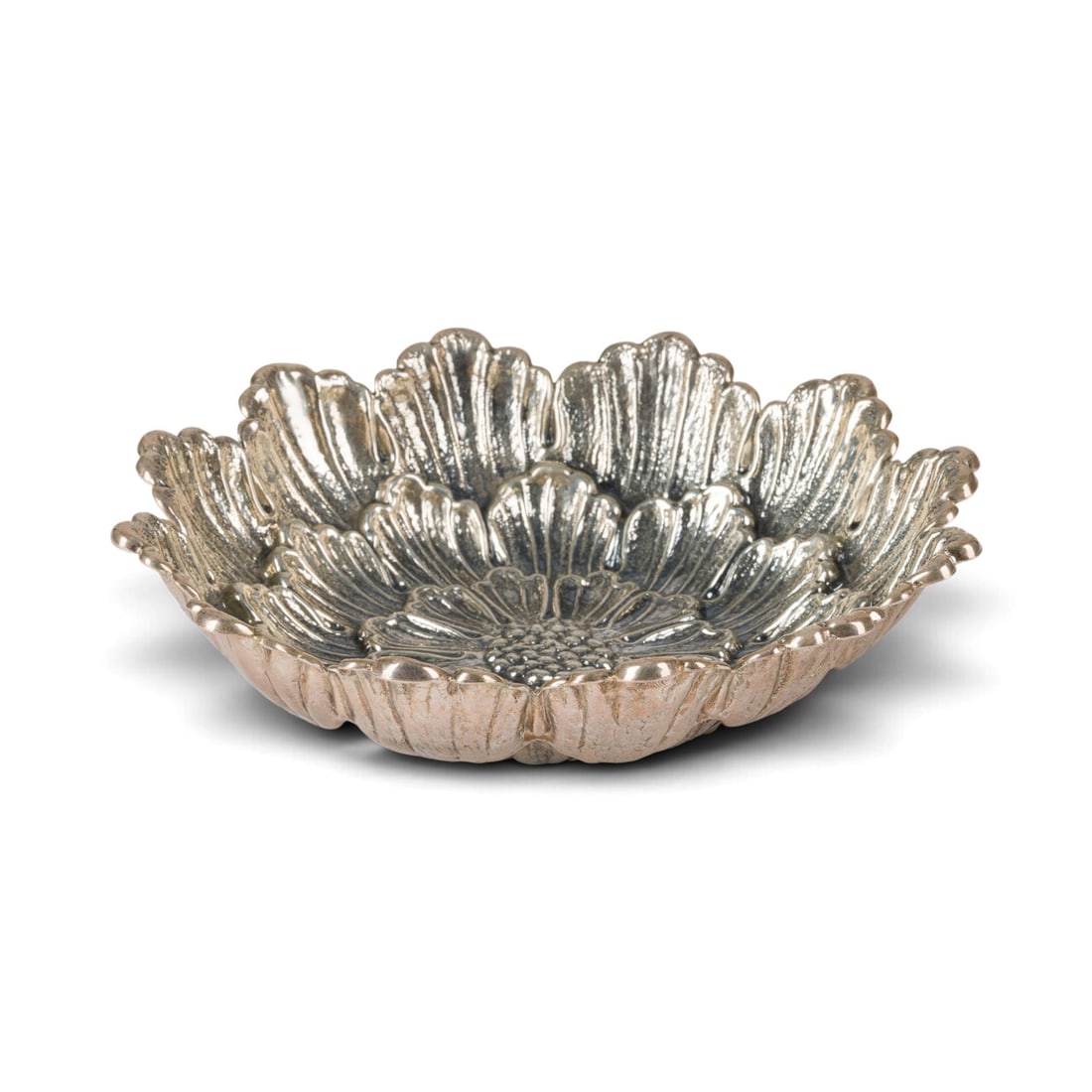 | SCHALE MIT DAHLIENBLUeTE: SCHALE MIT DAHLIENBLUeTE Italien, Bologna, Hersteller: Clementi di Giovanni Mantel, Ende 20. Jh. 925er Silber. Gew. 229 g, D. 18,5 cm. Punziert mit italienischer Silbermarke (ab 1967), Haendlermarke: 