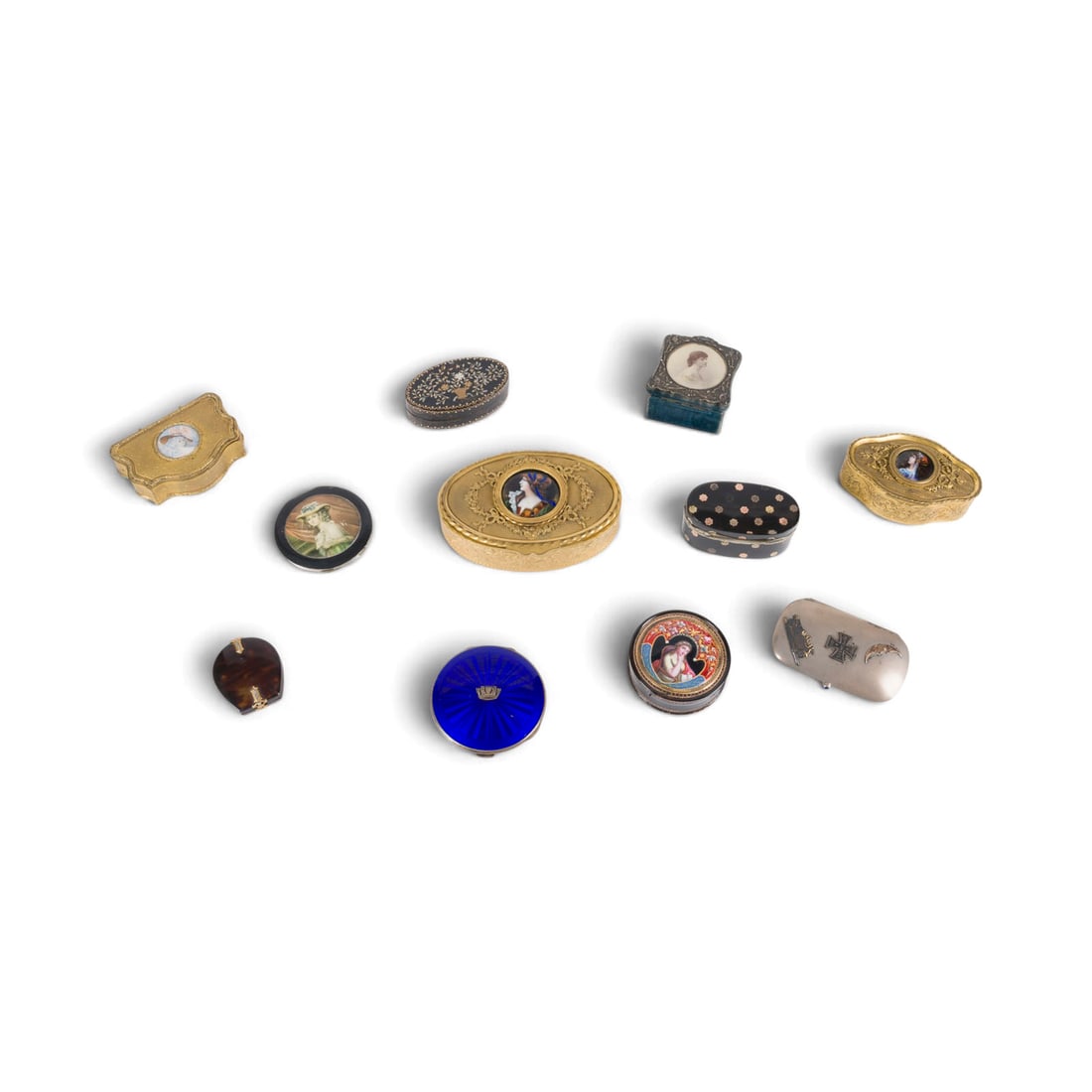 | SAMMLUNG AUS 11 DOSEN: COLLECTION OF 11 BOXES 19th/20th century Metal (partially gilt, partially silver-plated) or silver, enamel, tortoiseshell, mirror glass, and other materials. Min. 5 x 4.5 x 1.5 cm, max. 4 x 13 x 8.5 c