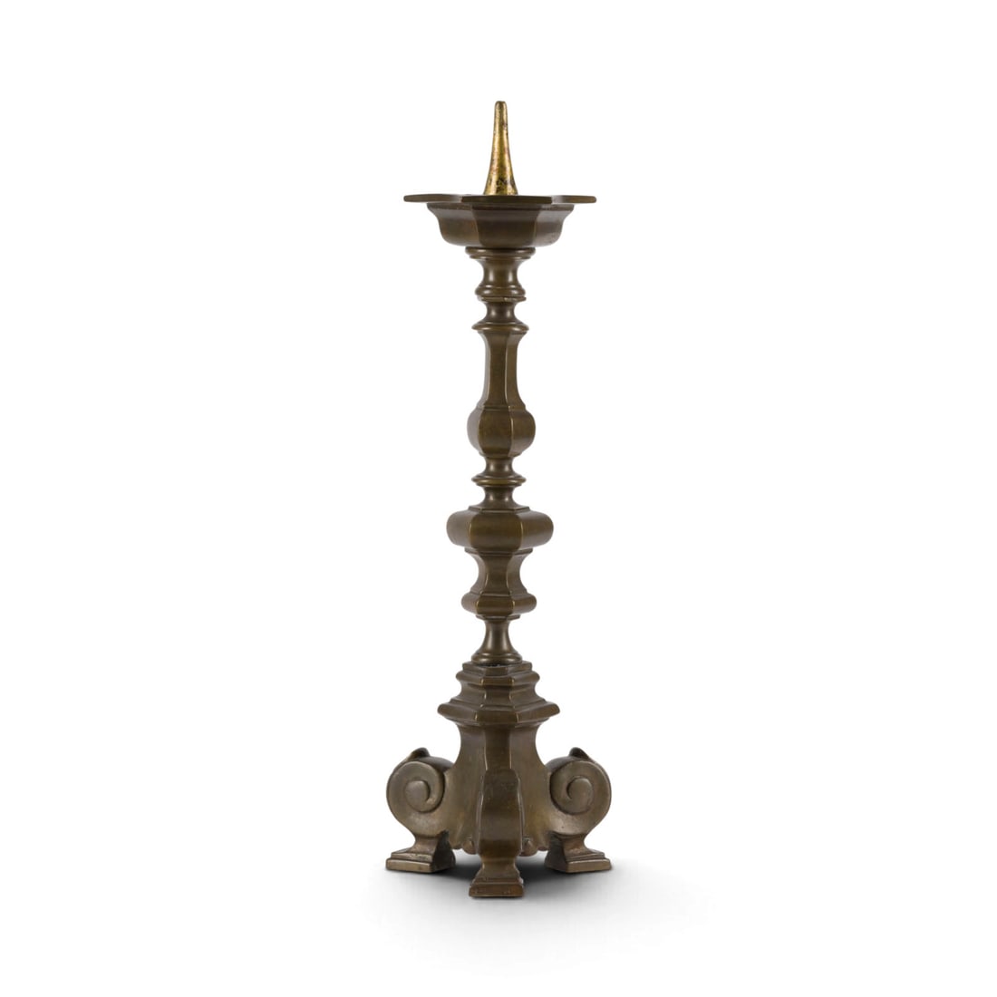| ALTARLEUCHTER: ALTAR CANDLESTICK German, 18th century. Bronze. 42 x 12 x 12 cm (measured including the spike). Signs of use.ALTARLEUCHTER Deutsch, 18. Jh. Bronze. 42 x 12 x 12 cm (mit Dorn gemessen). Gebrauchsspuren